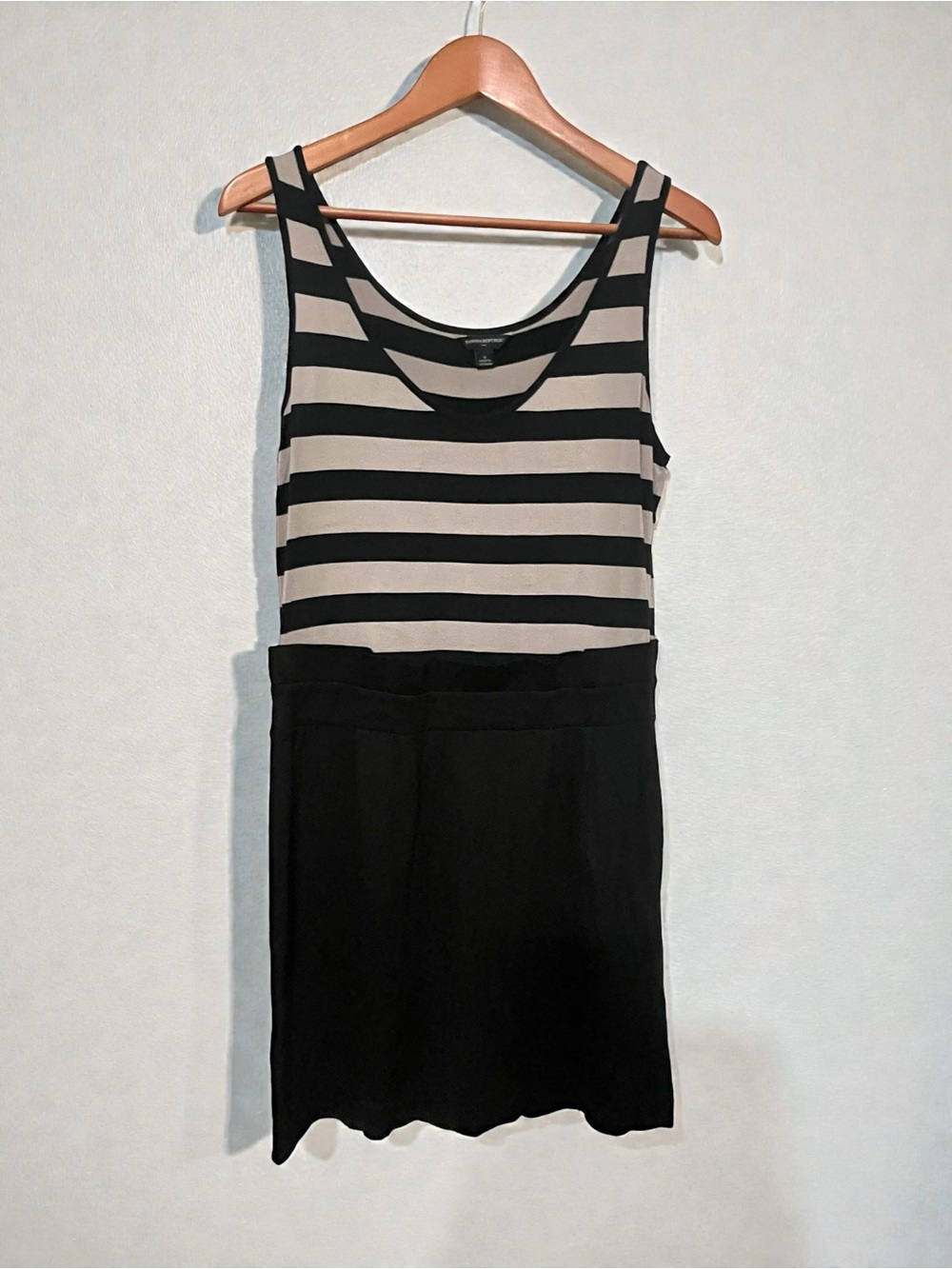 Banana Republic Stretchy Striped Tank Top Skirt Combo in Black and Cream size 8